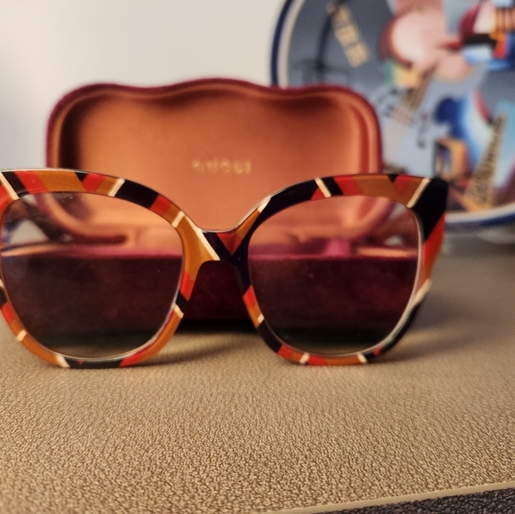Gucci  printed multi color frame - Picture 2 of 6